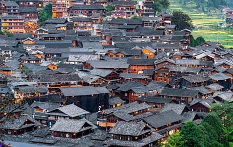 市中6种常见的外墙仿石漆施工工艺！